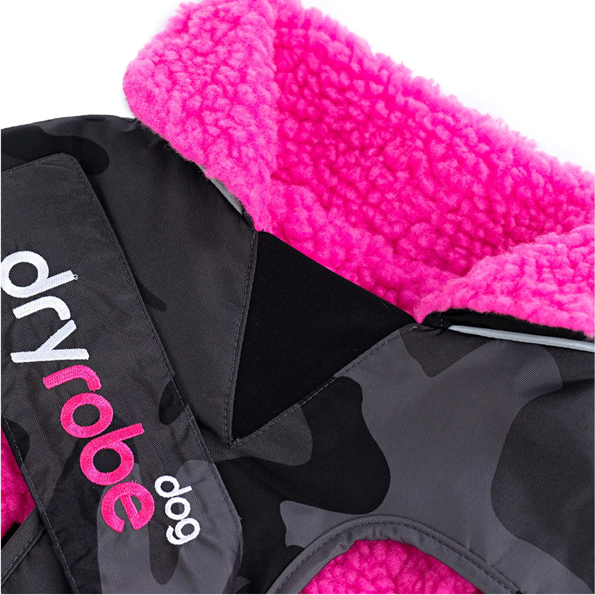 2025 Dryrobe Dog Coat V3 DRV3 - Black Camouflage / Pink